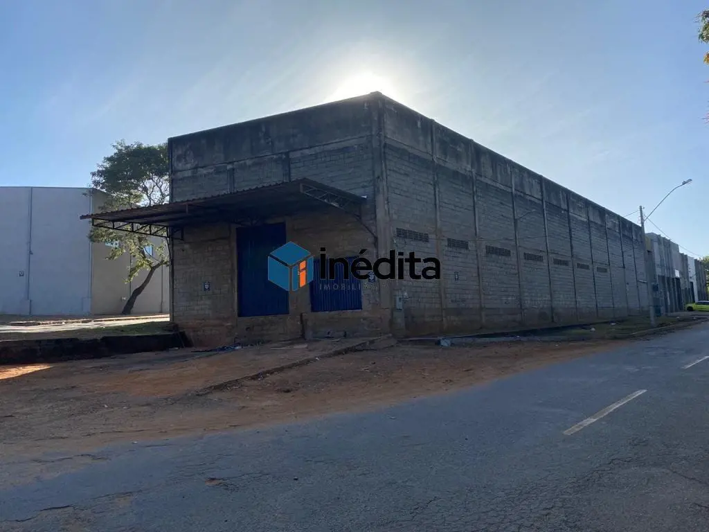 Excelente oportunidade de galpão.LOCALIZAÇÃO:Em ótima área comercial e de grande...