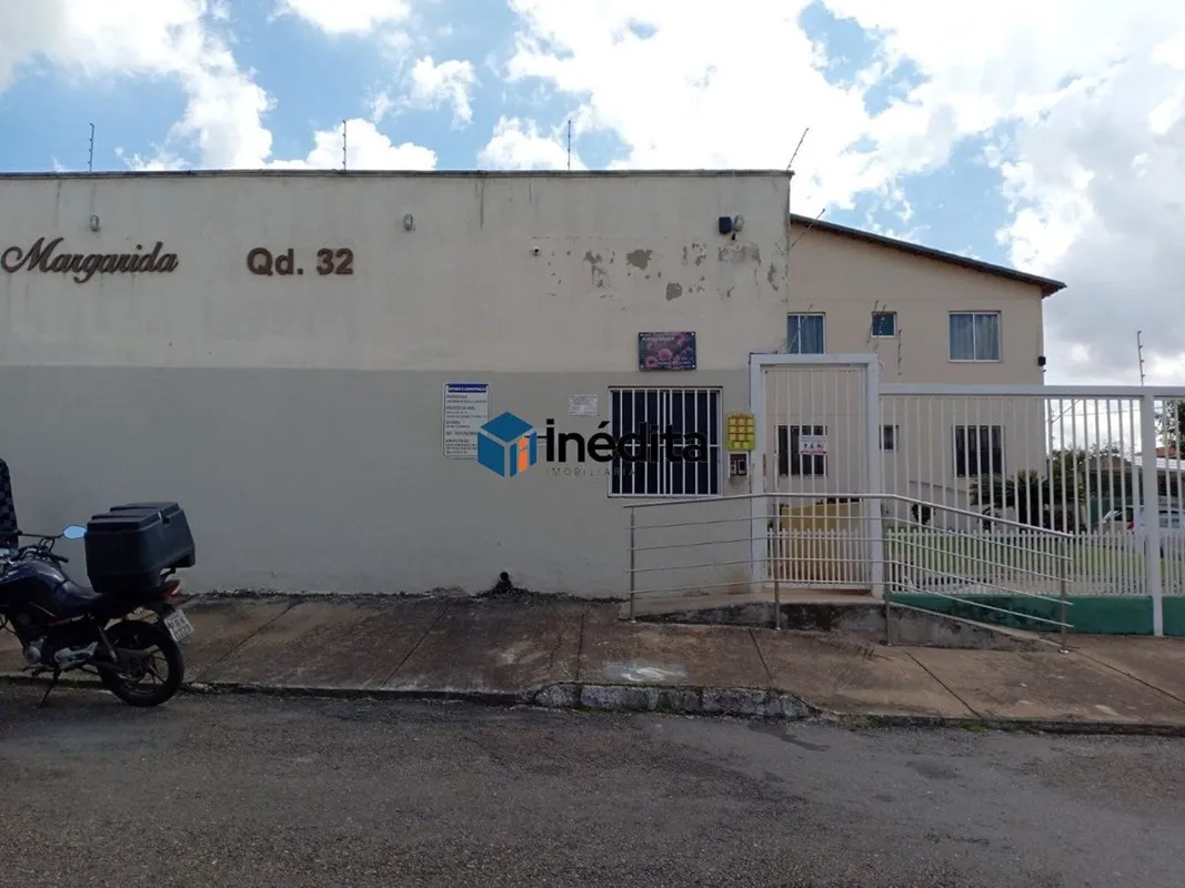 LOCALIZAÇÃO:Imóvel localizado em região com fácil acesso, inserido em bairro com...