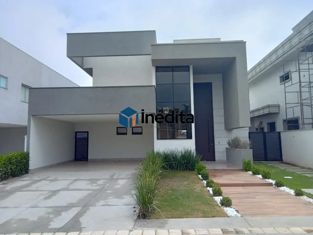 LOCALIZAÇÃO:No Condomínio Portal do Sol Green sua família estará amparada por um...