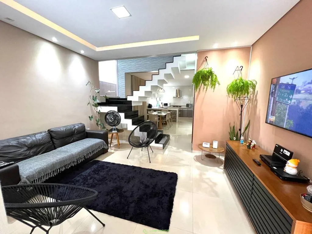 Excelente casa com arquitetura contemporânea, proporciona uma atmosfera sofistic...