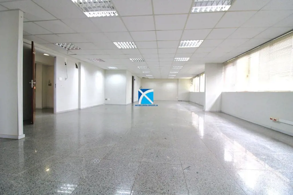 Imobiliária Brasília aluga excelente espaço corporativo no Ed. Athenas com 717 m...