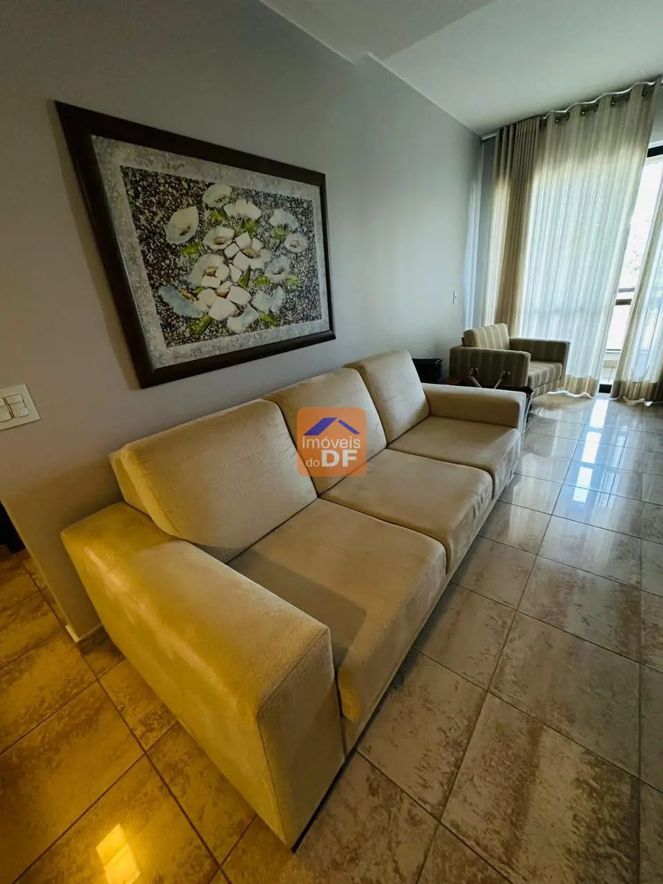 ALUGAMOS LINDO APARTAMENTOREFORMADOMOBILIADOGARANTIA LOCATÍCIA ATRAVÉS DE CAUÇÃO...