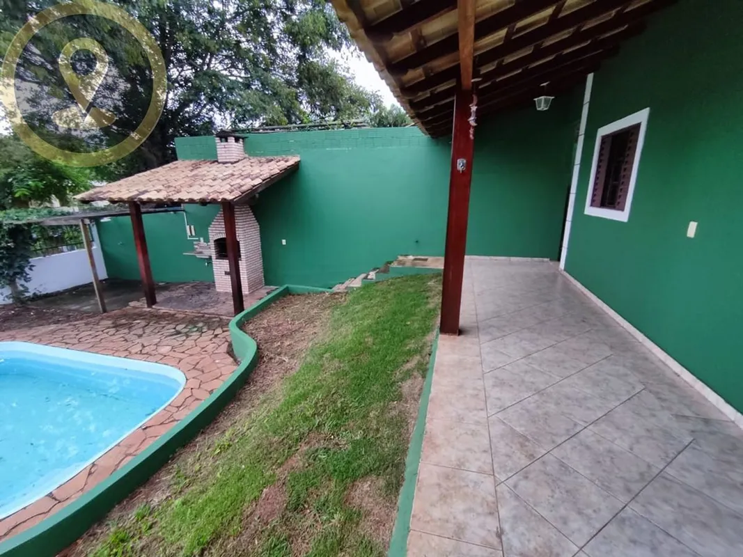 Viva em harmonia com a natureza no Condomínio Quintas do Sol A casa oferece uma ...