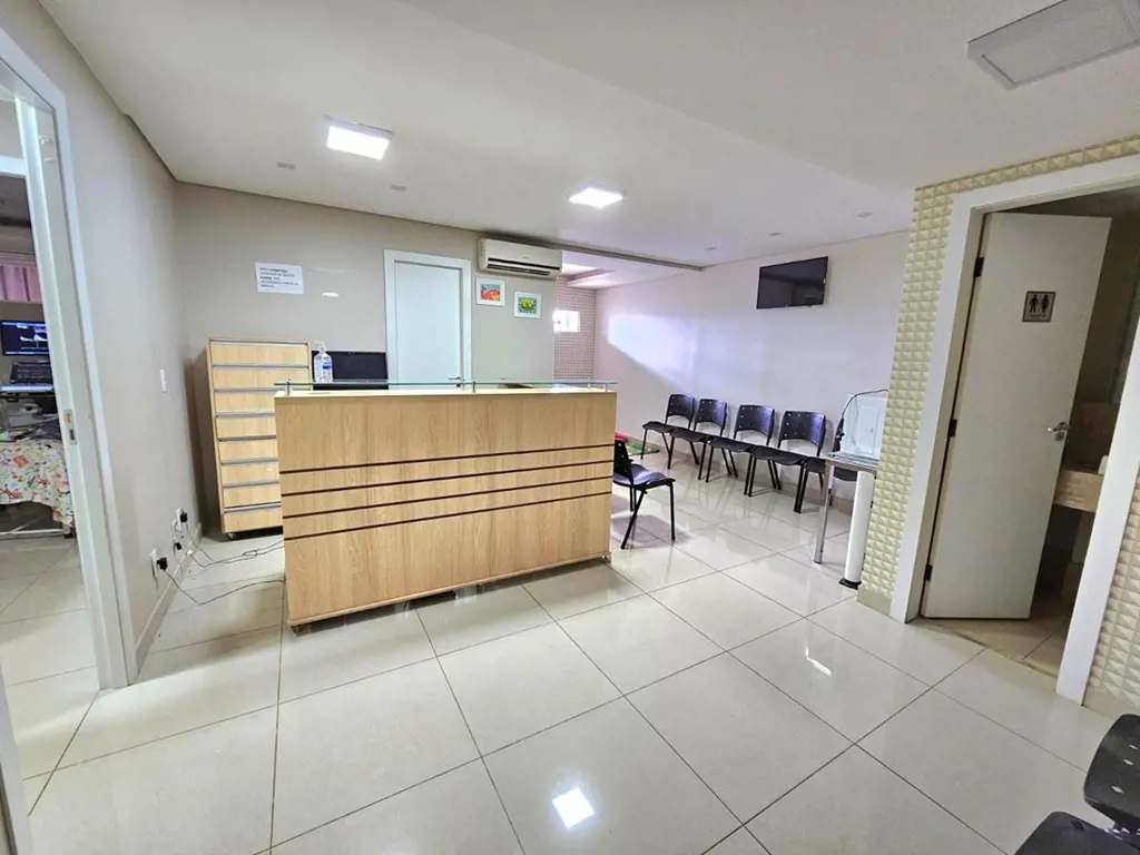 Duas salas juntas com 33m² cada, 2º andar, dividida com recepção, 2 ambientes e ...