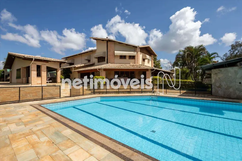 Residência de Luxo no Park Way - Espaçosa e Elegante Descubra o equilíbrio perfe...