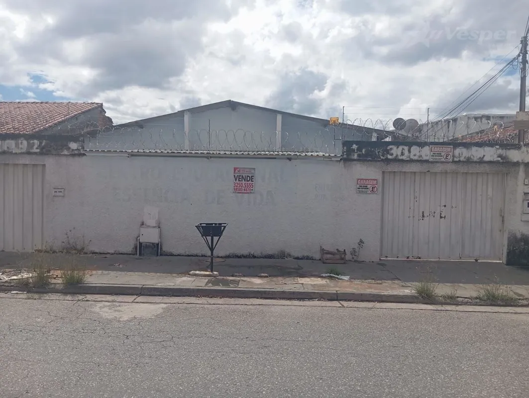 Imóvel em uma incrível localização tendo uma área total de 422,00m², próximo a P...
