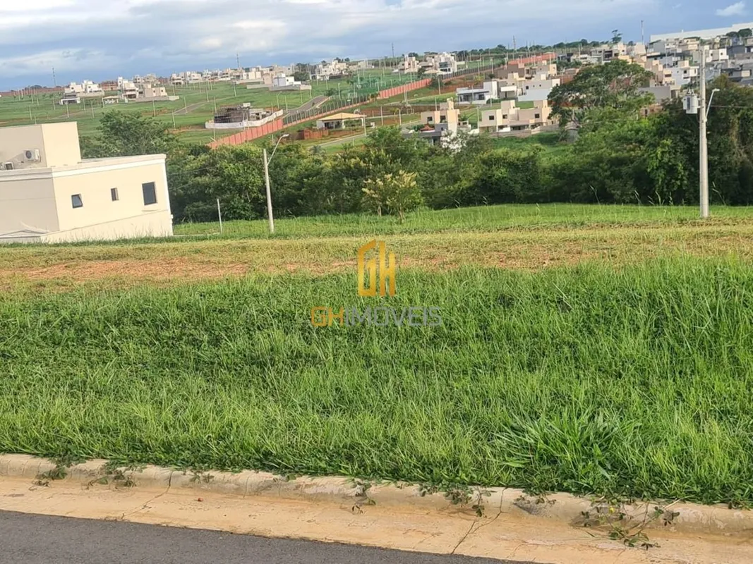 TE0030Terreno no condomínio Jardins Capri em Senador Canedo-GO-A localização ofe...