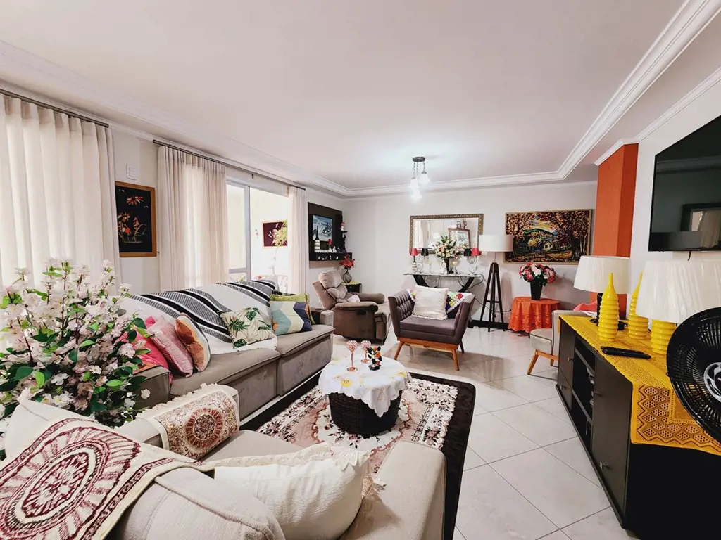 Excelente apartamento, muito espaçoso e confortável, ideal para uma família que ...