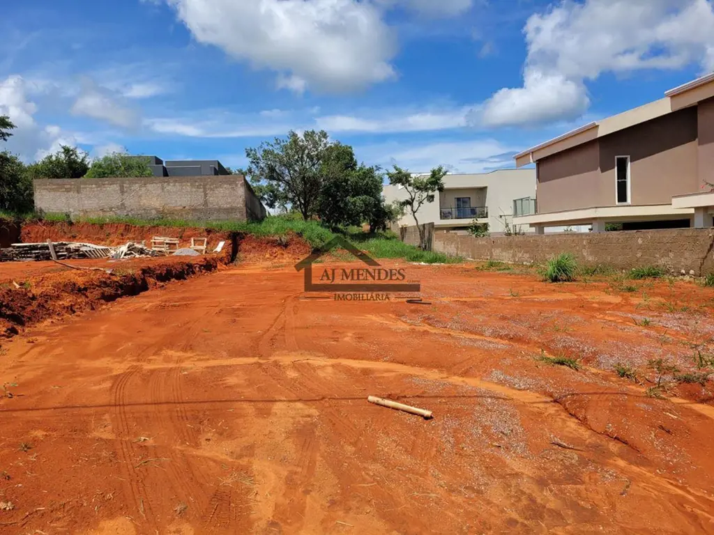 AJ MENDES IMOBILIÁRIA E CONSTRUTORA VENDE LOTE EXCELENTE NO CONDOMÍNIO ALTO DA B...