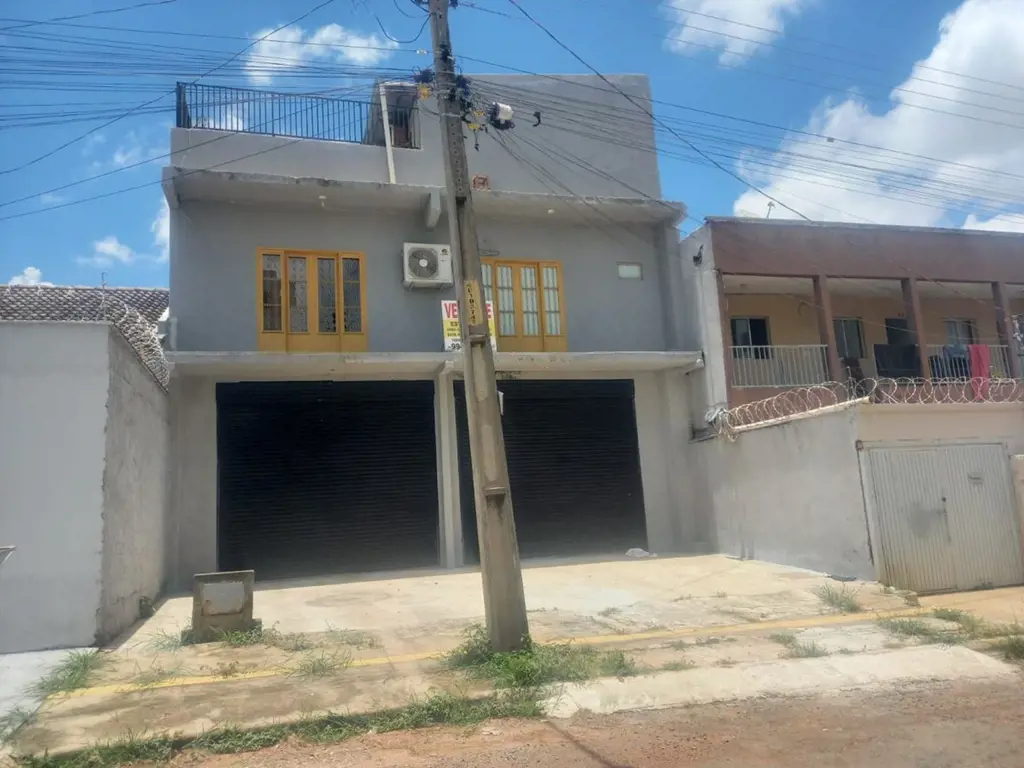 Sobrado residencial/ comercial , com ampla sala comercial no térreo inacabada, c...