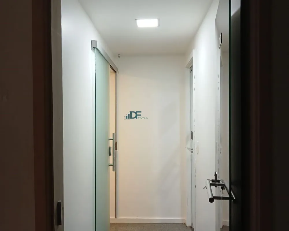 SIA - EDIFÍCIO SIA CENTRO EMPRESARIAL - TRÊS SALAS EXCELENTES JUNÇÃO COM 114 m²....