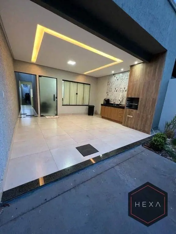 Casa Residencial Canadá, 3 quartos sendo 1 suíte, 2 vagas de garagem, sala ampla...