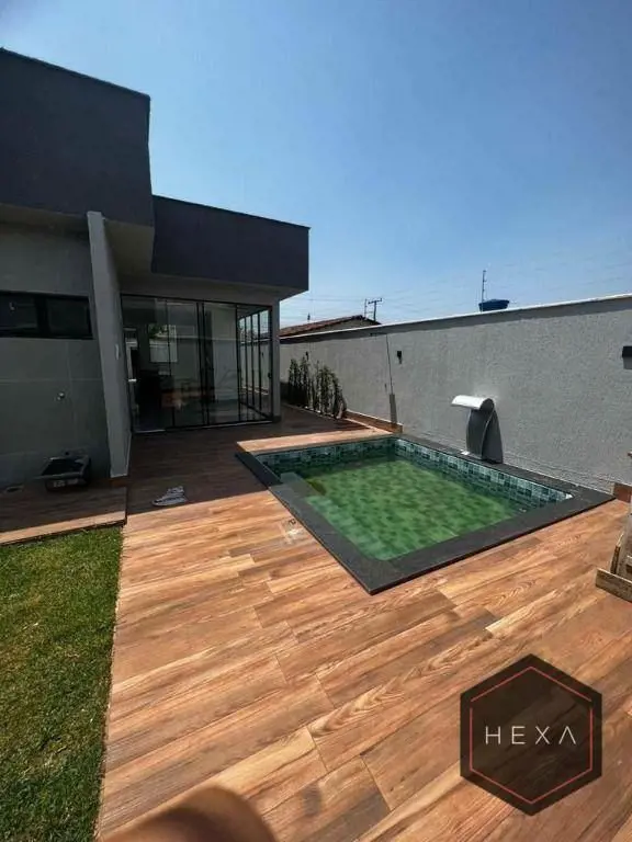 Casa residencial sozinha no lote de 360 M² no Bairro Cardoso, com 3 quartos, sen...