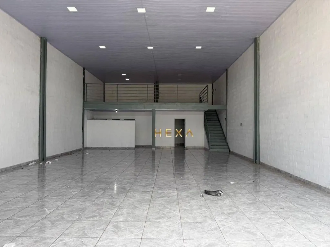 Galpão para venda ou locação na esquina da avenida Igualdade. Este galpão de 252...