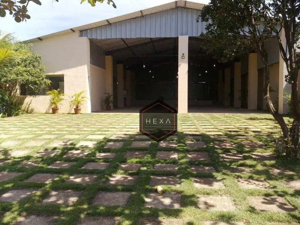 Galpão para eventos e casa residencial ao lado do anel viário. Galpão com 288m²,...