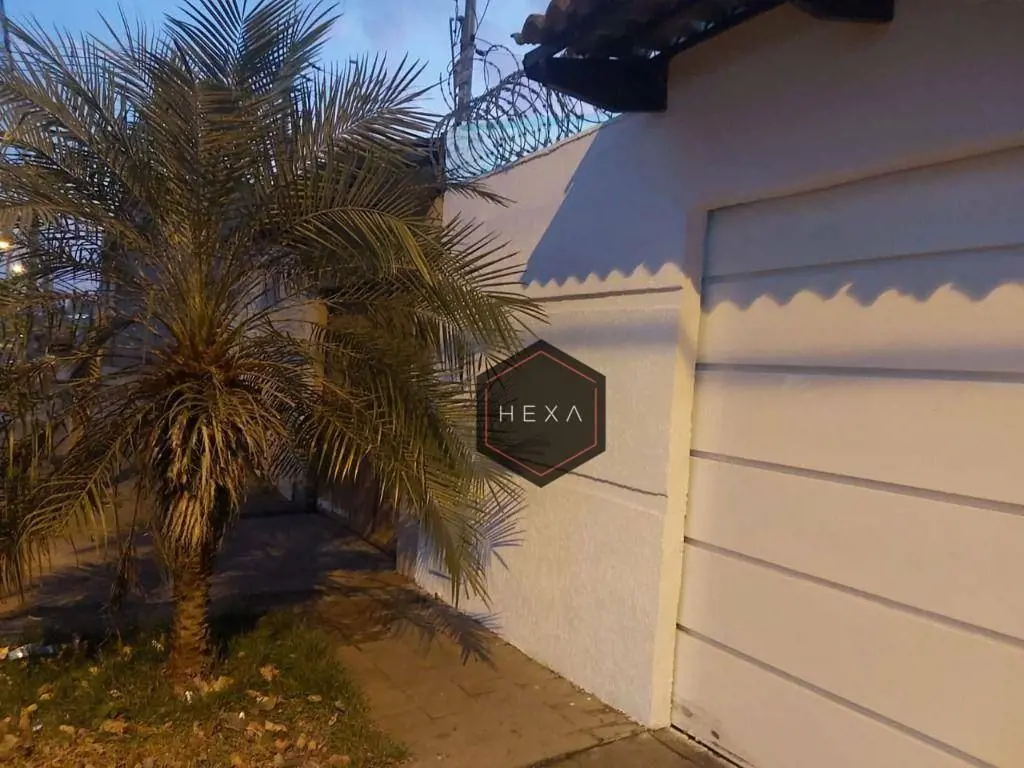 Sua casa pronta para morar está aqui!2 Quartos | Quintal | Portão Eletrônico | S...