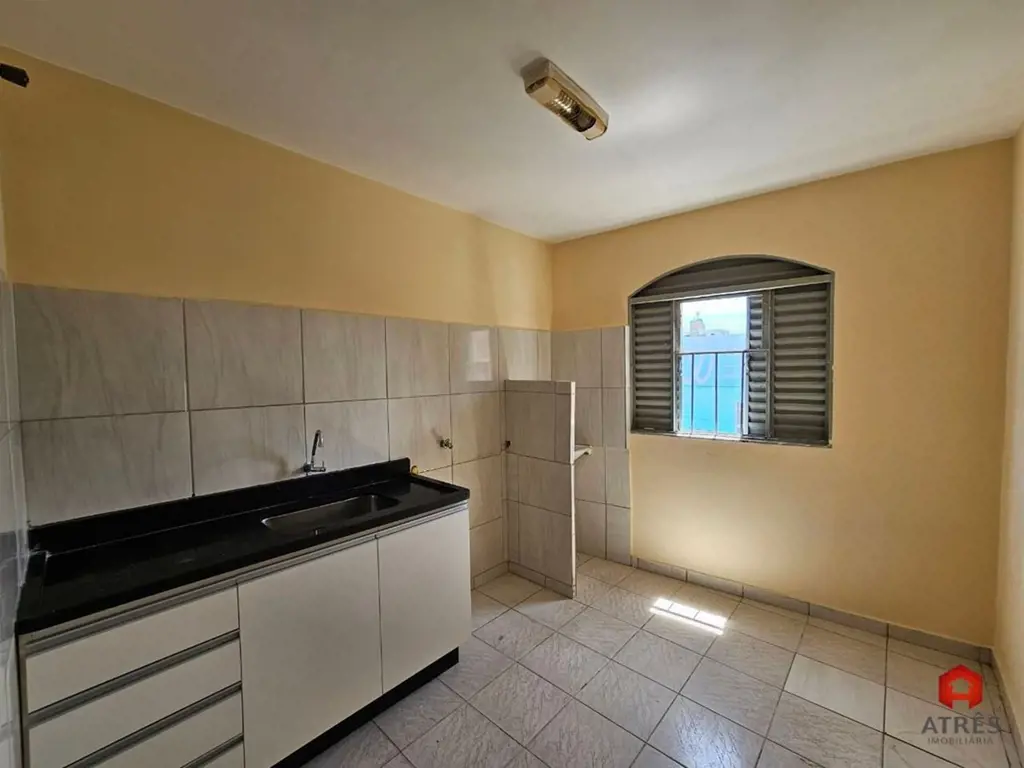 Localizado no Setor Vila Brasília em Aparecida de Goiânia, com aproximadamente 5...
