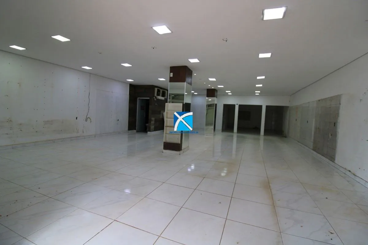 Imobiliária Brasília aluga excelente loja comercial no centro da cidade e situad...