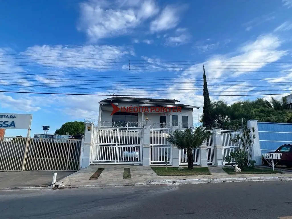 Excelente Sobrado Estilo Alto Padrao. St Jardins Madri GoianiaLOCALIZAÇÃO:Locali...