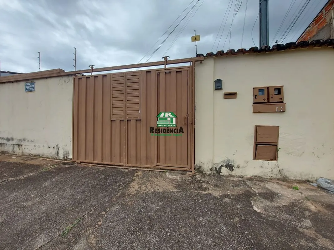 Casa contendo:- 03 quartos sendo 01 suíte -Banheiro social -Sala-Cozinha-Área de...