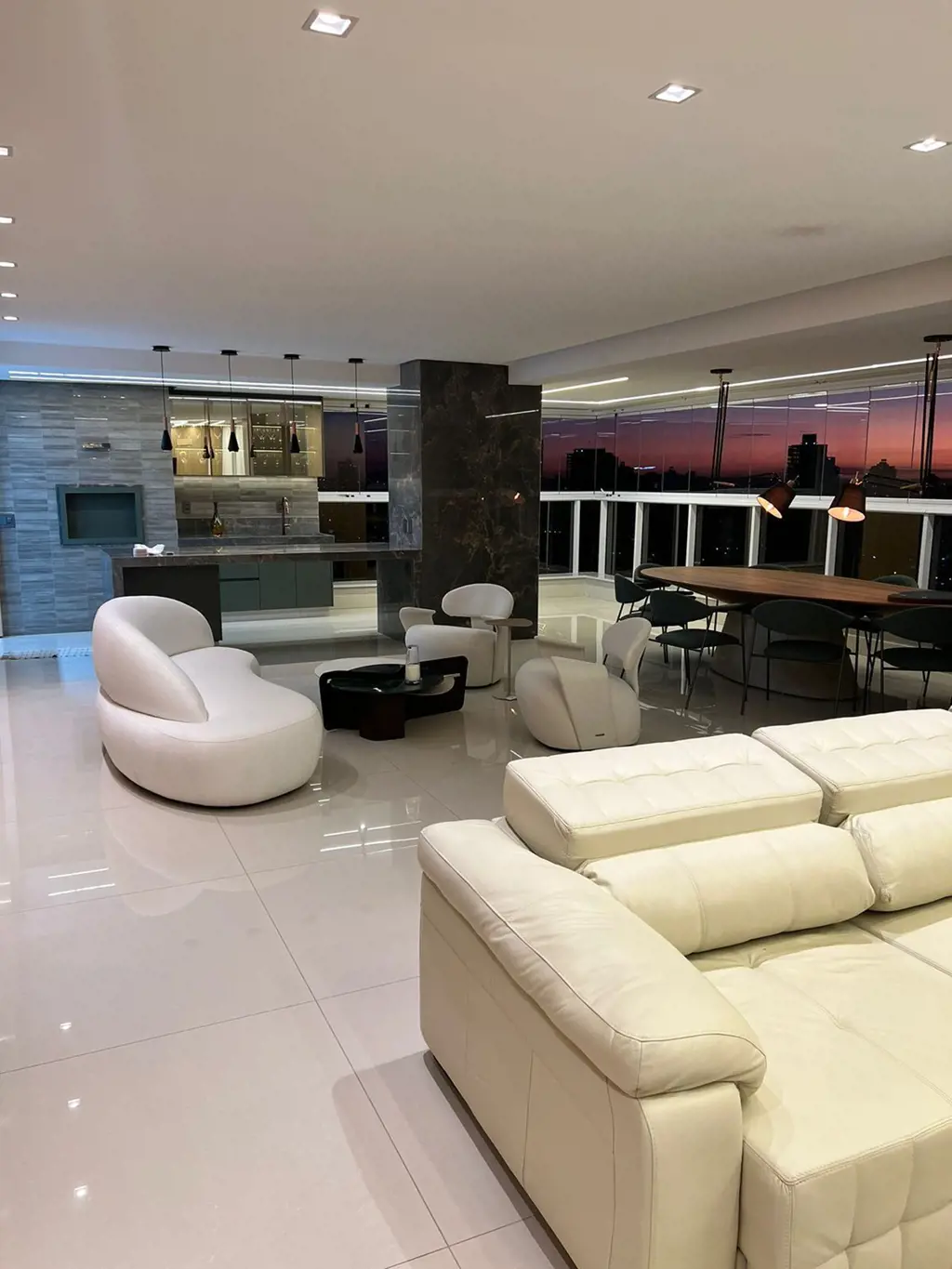 Apartamento luxuoso no setor Marista com 200 metros quadrados , 4 suites , todo ...