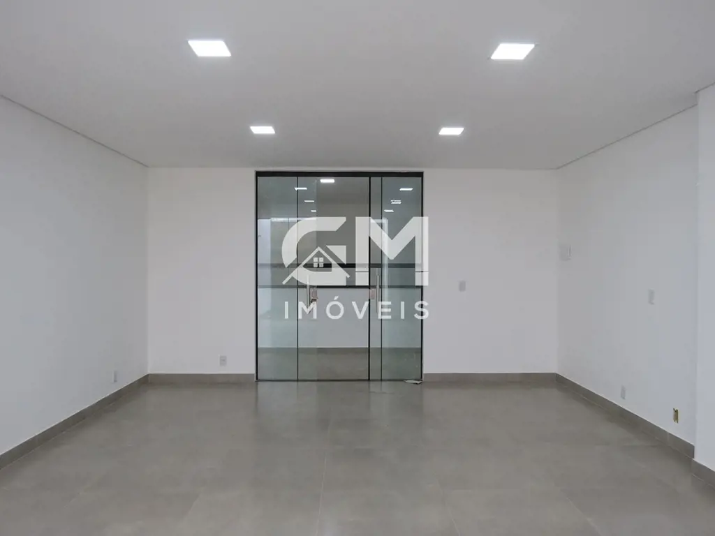 A GM Imóveis aluga excelente loja comercial no Condomínio Alto da Boa Vista um d...