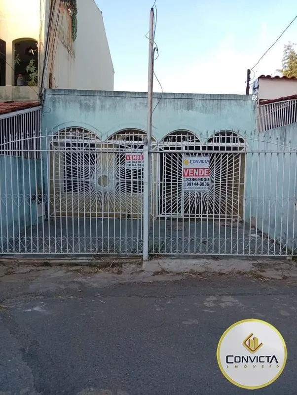Descubra a oportunidade única de adquirir uma casa no charmoso bairro Núcleo Ban...