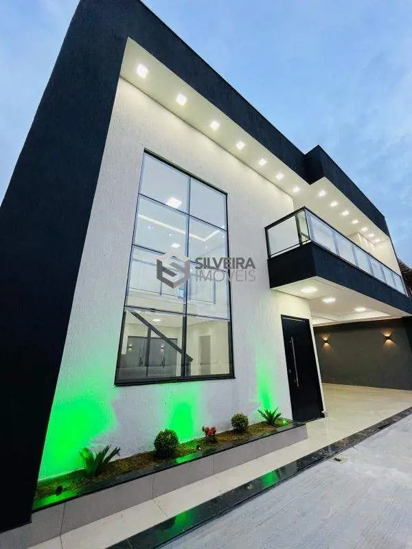 Casa Nova, pronta para morar!- 4 suítes espaçosas para o máximo conforto.- Pé di...