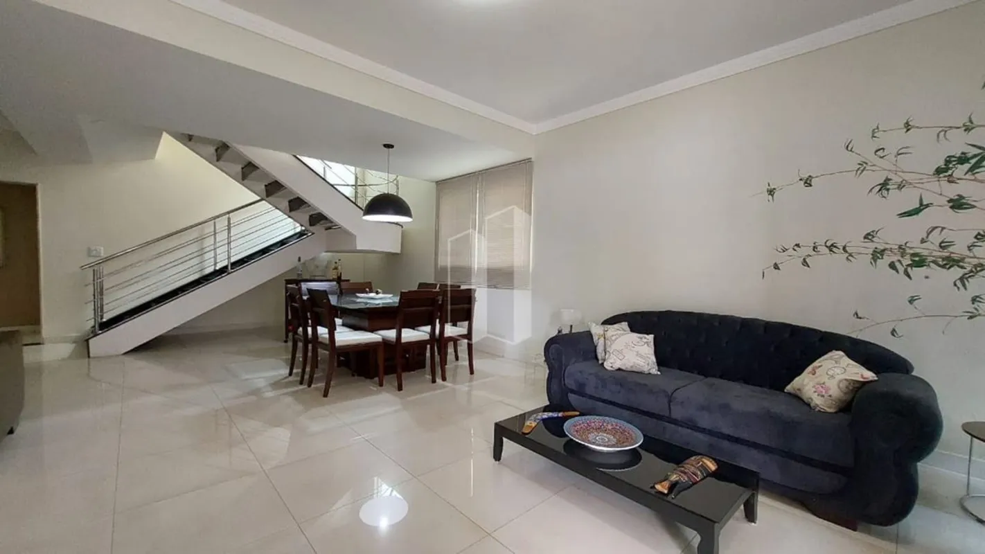 Sobrado com 4 quartos, sendo os 4 suítes, 4 vagas, sala com 03 ambientes, modern...