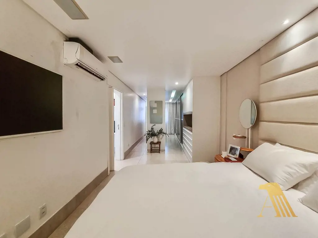 SQN 104Maravilhoso apartamento, totalmente reformado!3 quartos transformado em 1...