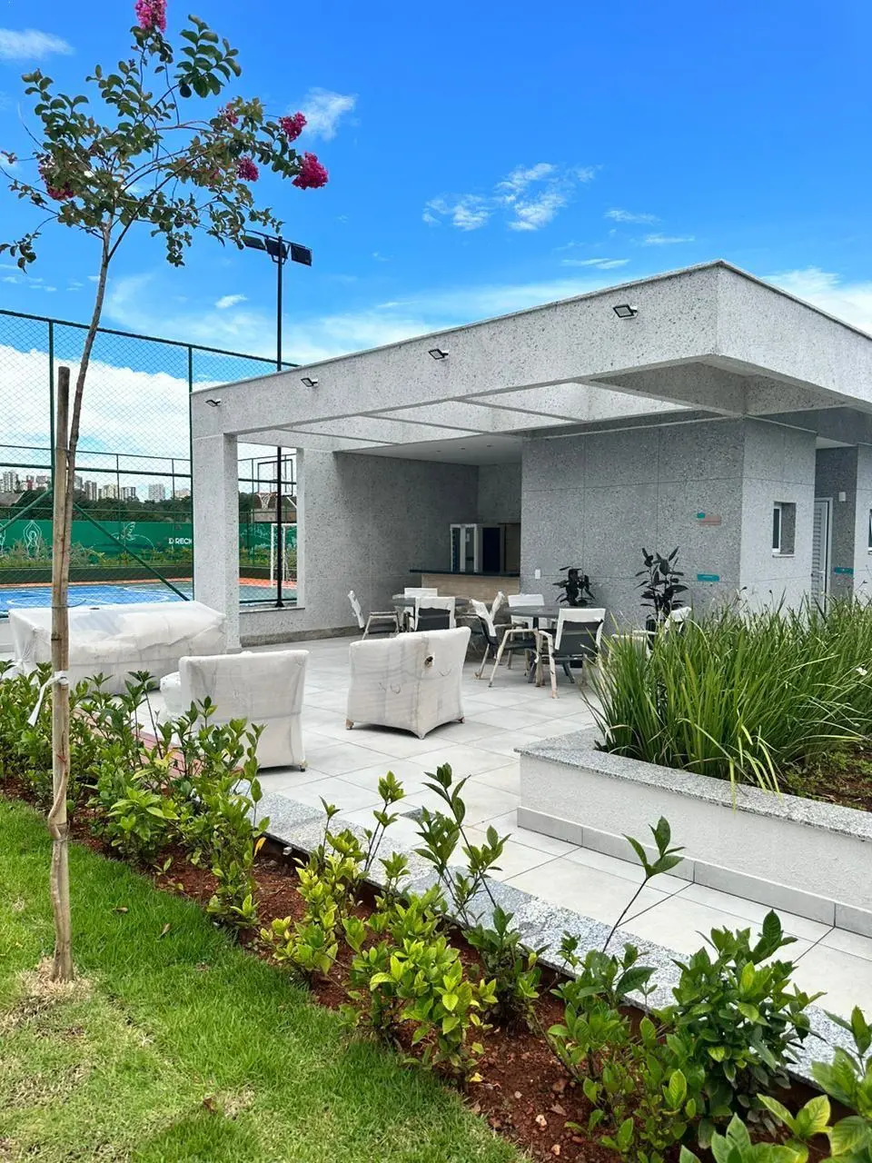 Vendo apartamento de 3 quartos sendo 1 suite no mais novo empreendimento do bair...