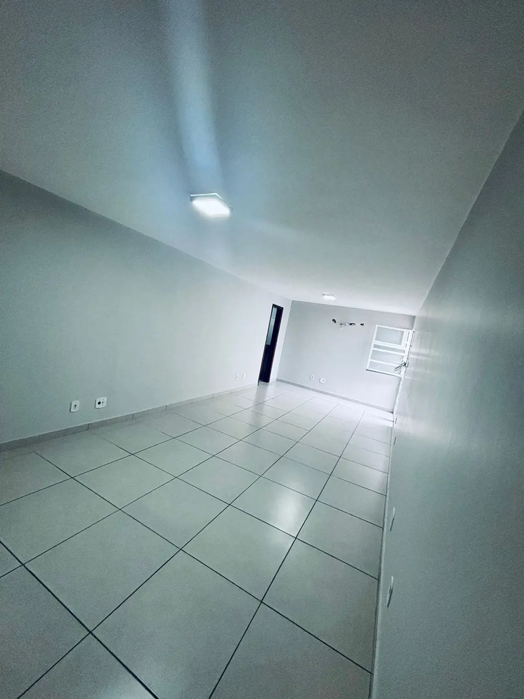 Sala Comercial Sia 5c - Ed. Rio Vermelho - Setor Industrial30 dias de carência. ...