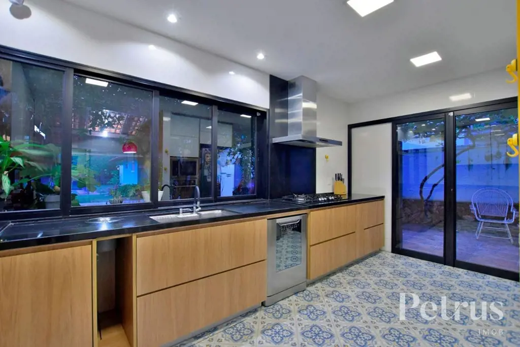 QI 06 - EXCLUSIVO - AC. FINANCIAMENTOSe você procura uma casa bem localizada e c...