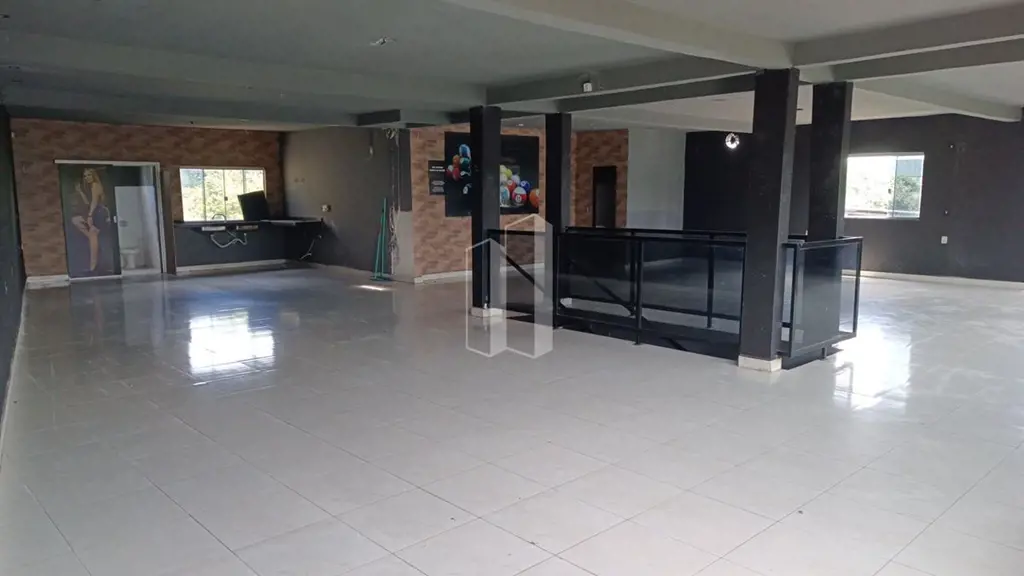 Procurando uma sala comercial espaçosa e bem localizada em Aparecida de Goiânia?...