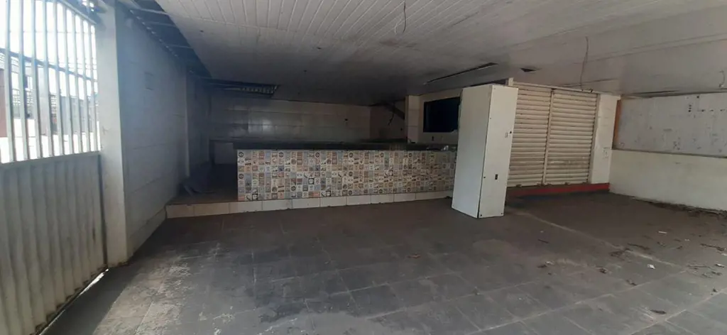 JDM IMOBILIÁRIA VENDE Excelente sobrado, localizado em QNP 12, Conjunto Z - Ceil...