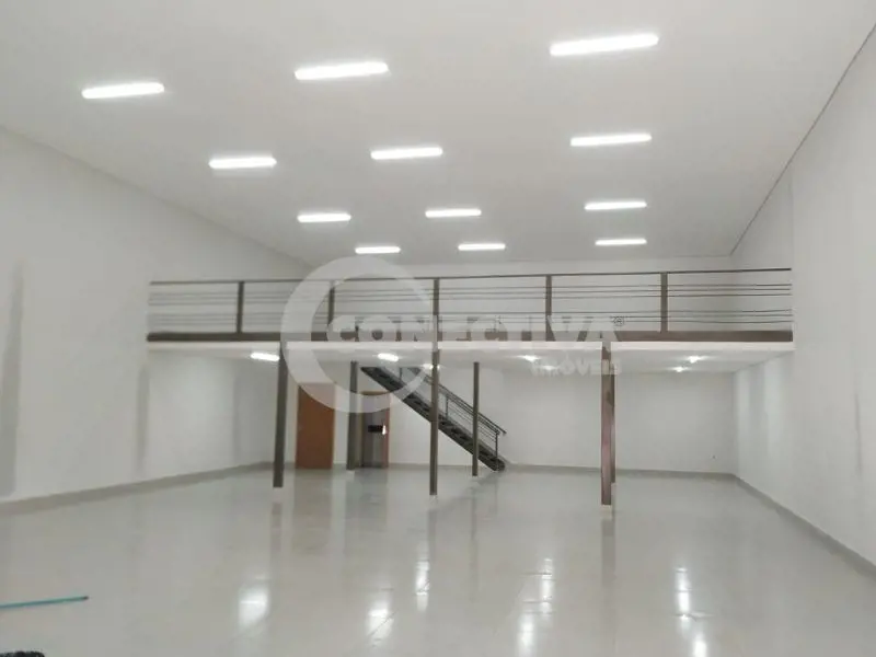  Comentários do corretor: Excelente galpão comercial com 334 m², piso térreo com...