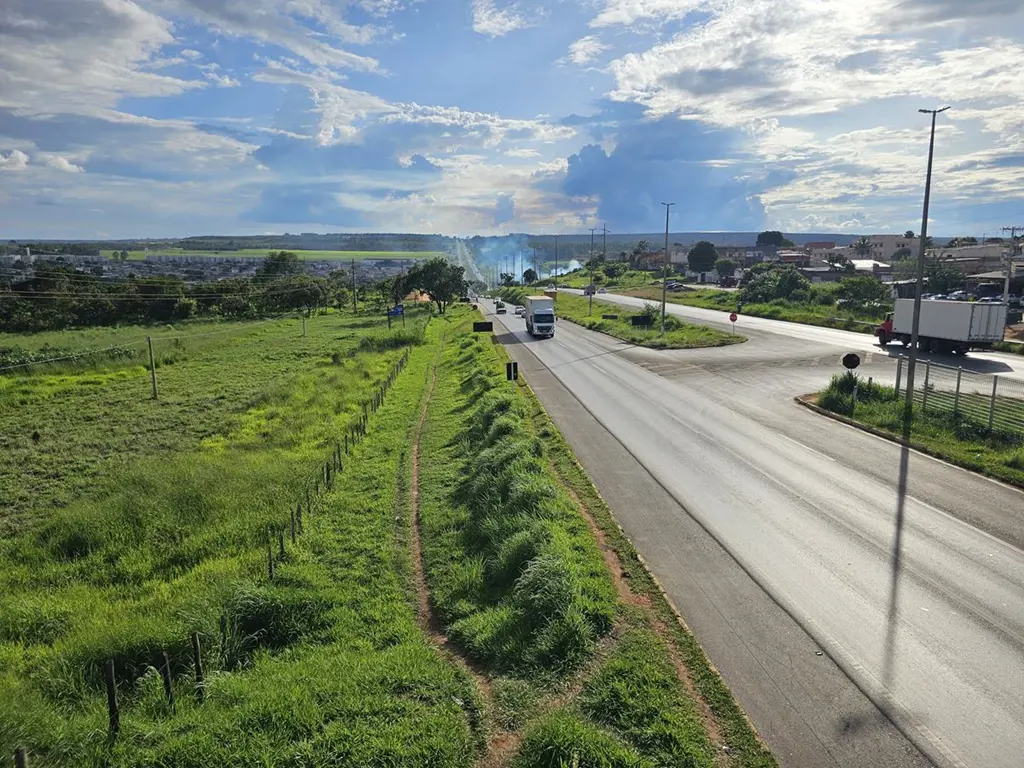 PLANALTINA MARAVILHOSO LOTE MISTO ( COMERCIAL OU RESIDENCIAL) DE FRENTE A BR 020...