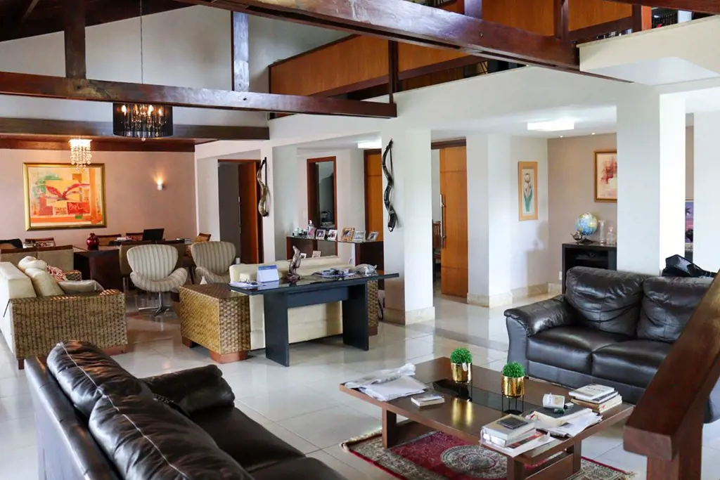 VENDO ESTA MARAVILHOSA E ACONCHEGANTE CASA TERREA NO SETOR DE MANSÕES DO LAGO NO...