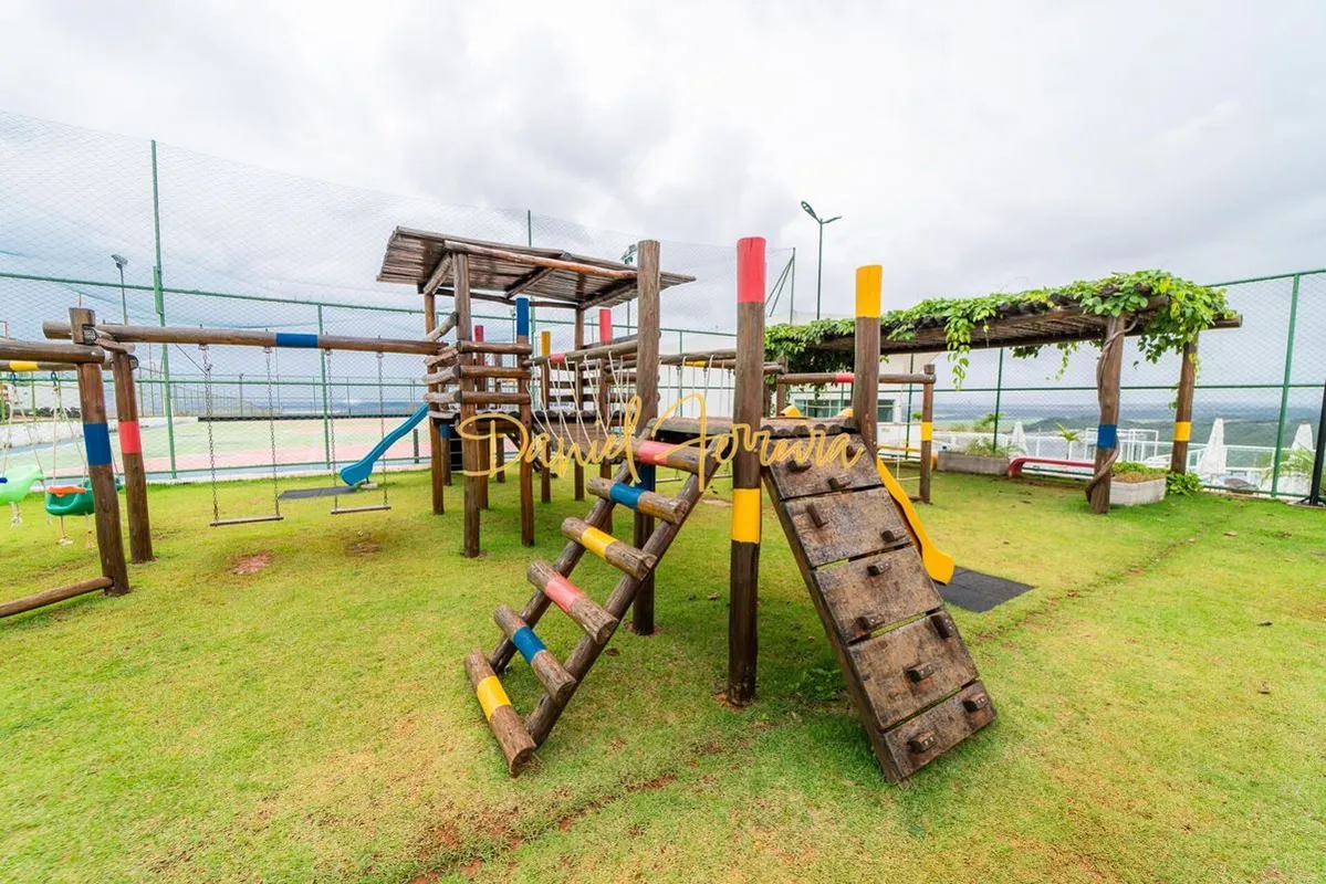 Conheça esse maravilhoso lote com fundo e vista livre permanente para reserva. O...