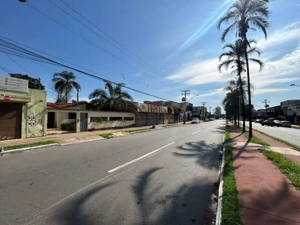 Imóvel Residencial e Comercial na Av. dos AlpesTerreno 450 m² Construção 131 m²L...