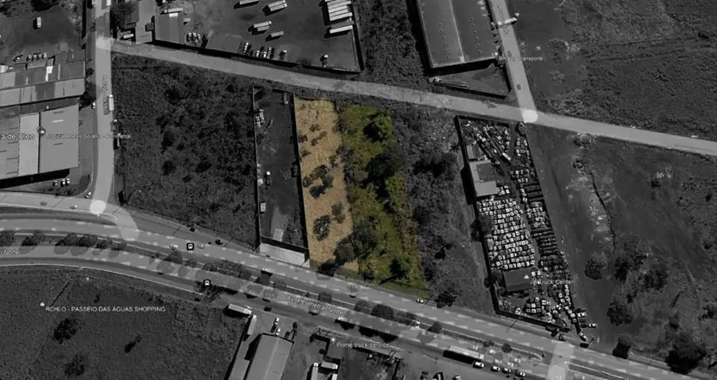 Explore o potencial de investimento nessa incrível Área Comercial na Zona Indust...