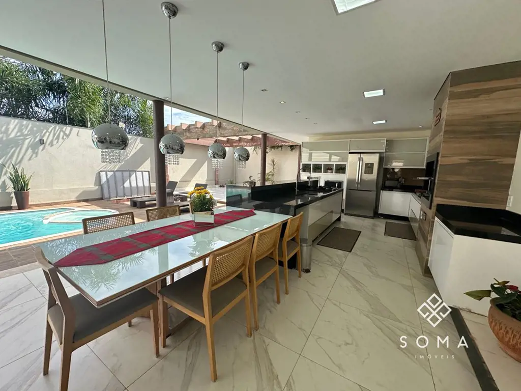 CASA DE 3 QUARTOS NO CONDOMÍNIO VELUCCI - ARNIQUEIRASDetalhes da Propriedade:- S...