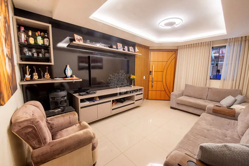 Se procura por uma casa reformada, bem equipada, segura, que possa morar e ainda...