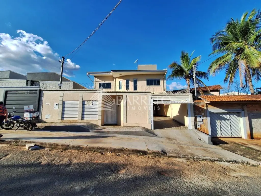 Sobrado Residencial Aparecida de Goiânia, Jardim Maria Inês.Localização: Rua Cip...