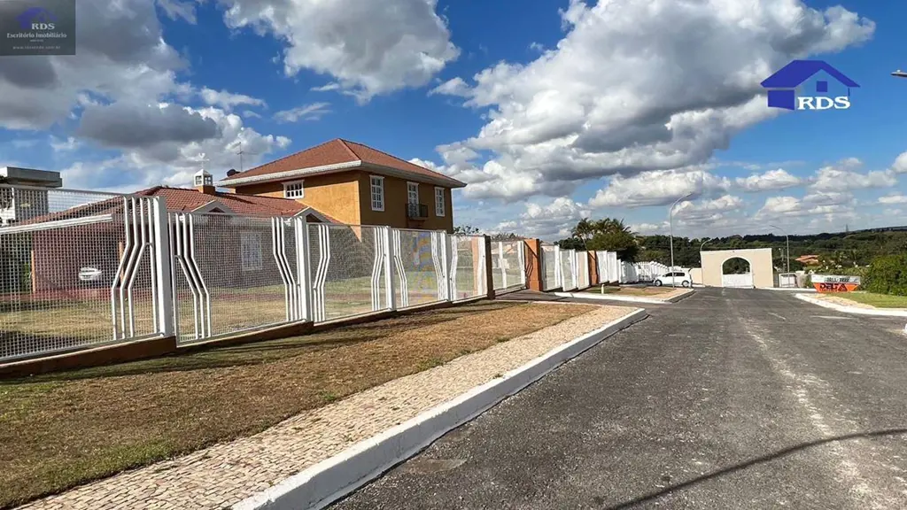 Detalhes. Condomínio bem localizado na quadra 28 próximo ao clube Country, lote ...