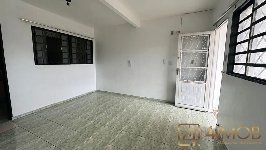 Oportunidade de investimento localizada na rua principal da QE 42 do Guará. Préd...