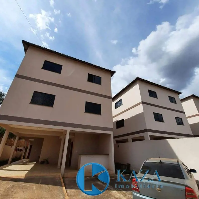 Belíssimo apartamento de 02 quartos, nascente, com vista livre, localizado a pou...