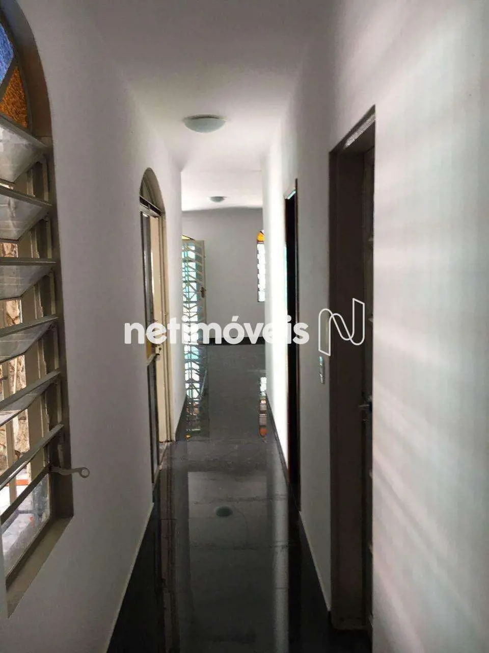 VARJÃO QUADRA 9Imóvel;-05 Quartos-01 suíte-Sala-02 CozinhaS-03 BanheiroS-Varanda...