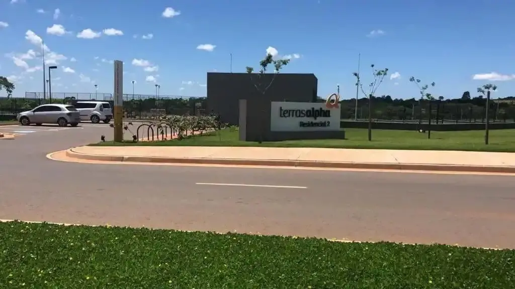 Descubra o Seu Espaço Perfeito em Terras Alpha 2, Senador Canedo! Terreno com 30...