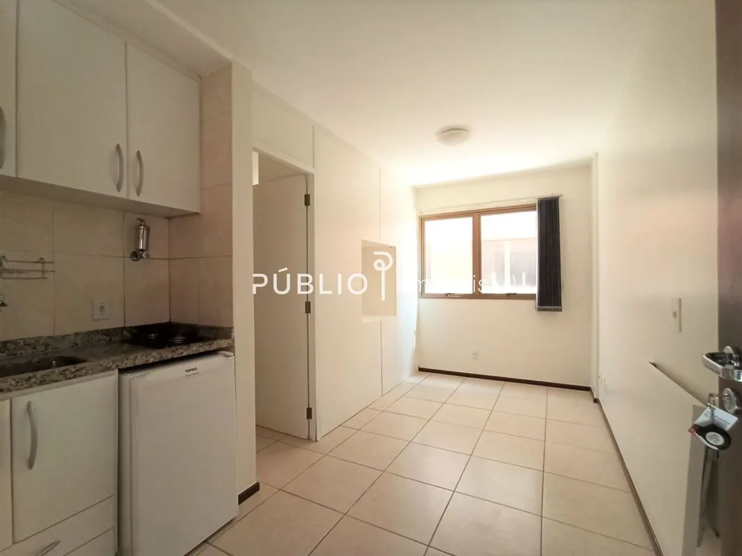 PÚBLIO IMÓVEIS ALUGA KITNET MOBILIADA, COMPOSTA POR:- SALA,- COPA COM ARMÁRIOS E...